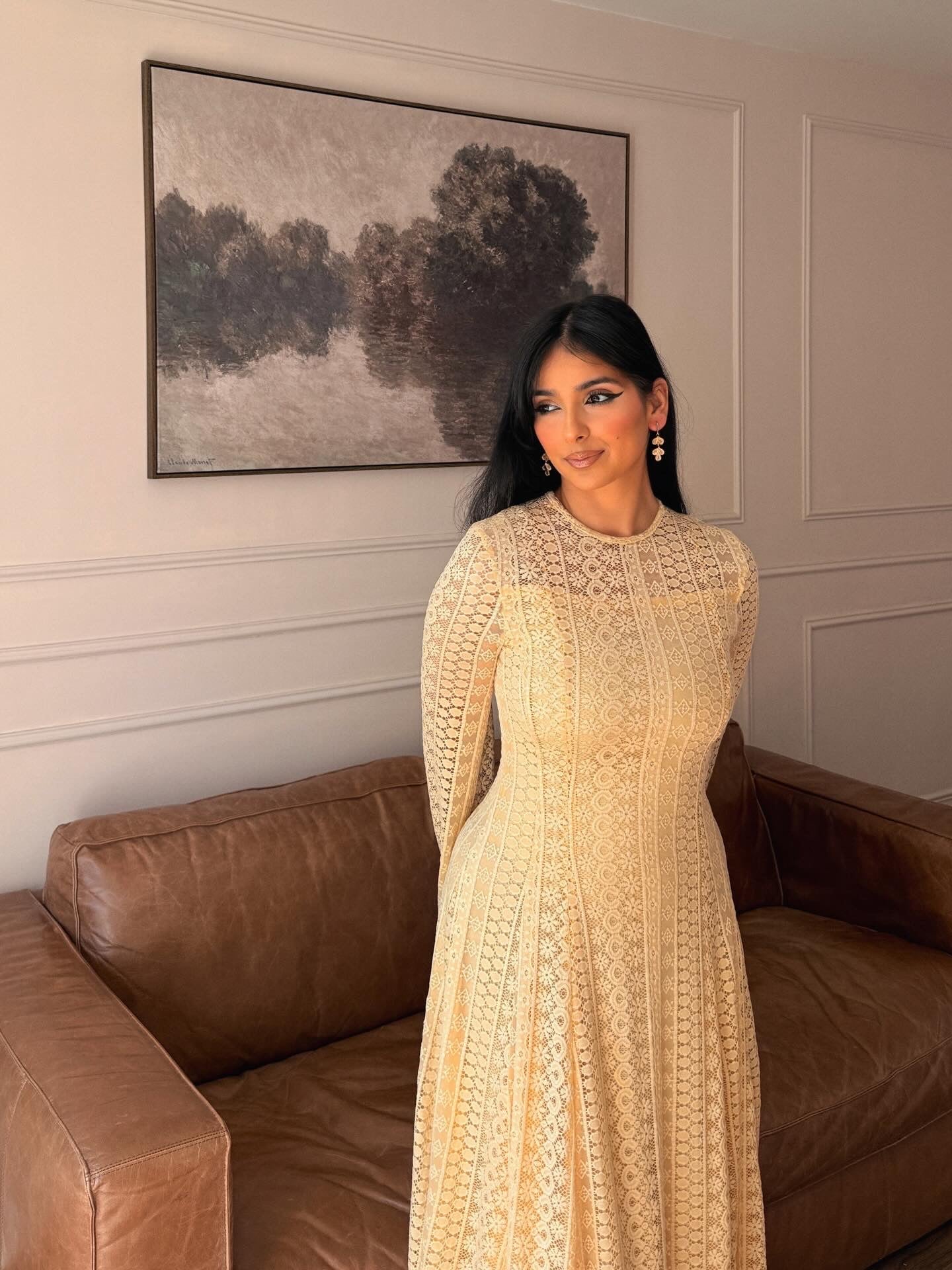 AMALIA : Robe longue en dentelle jaune beurre